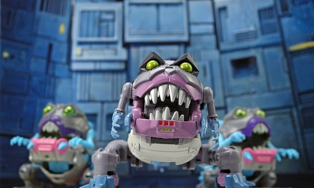 Transformers Studio Series 86 08 Gnaw  (8 of 18)